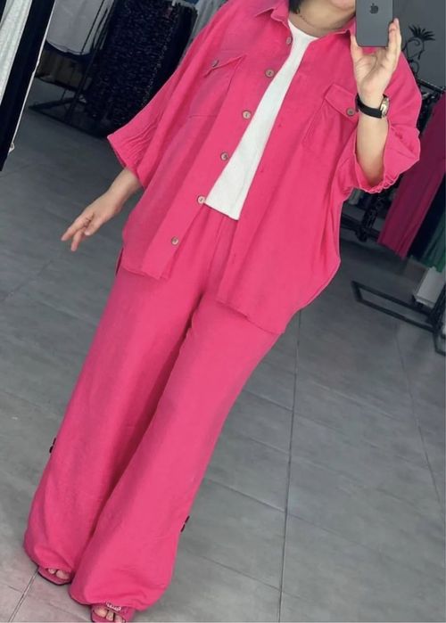 Продам брючной костюм