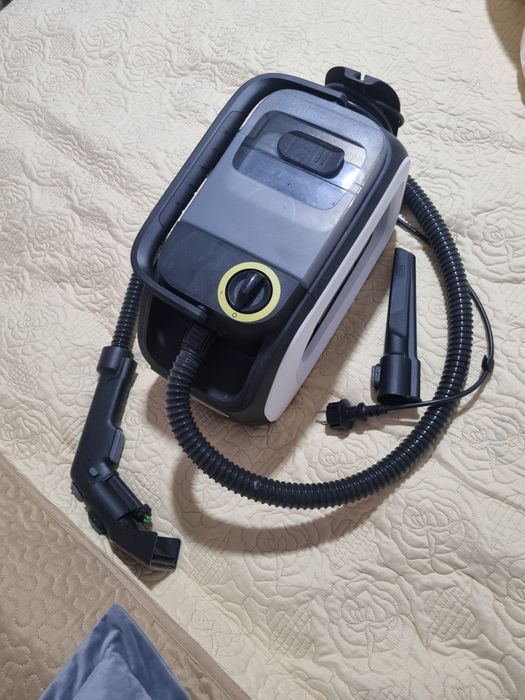 aspirator cu spălare karcher  galben negru
