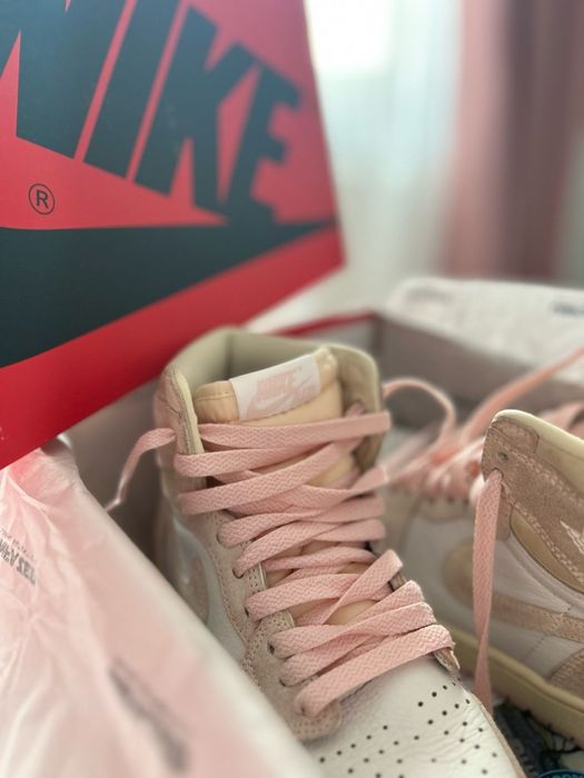 Air Jordan 1 pink