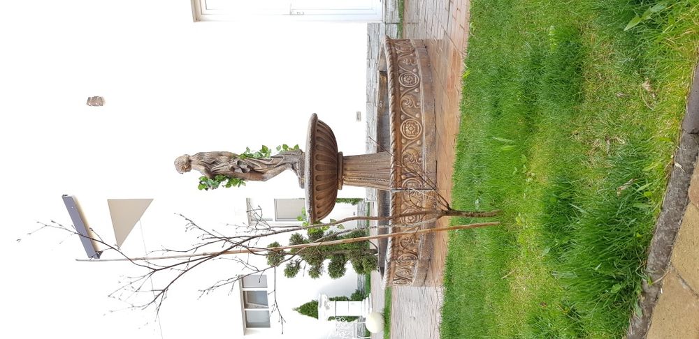 fantana arteziana.f24.fantani arteziene din beton.fantana arteziana