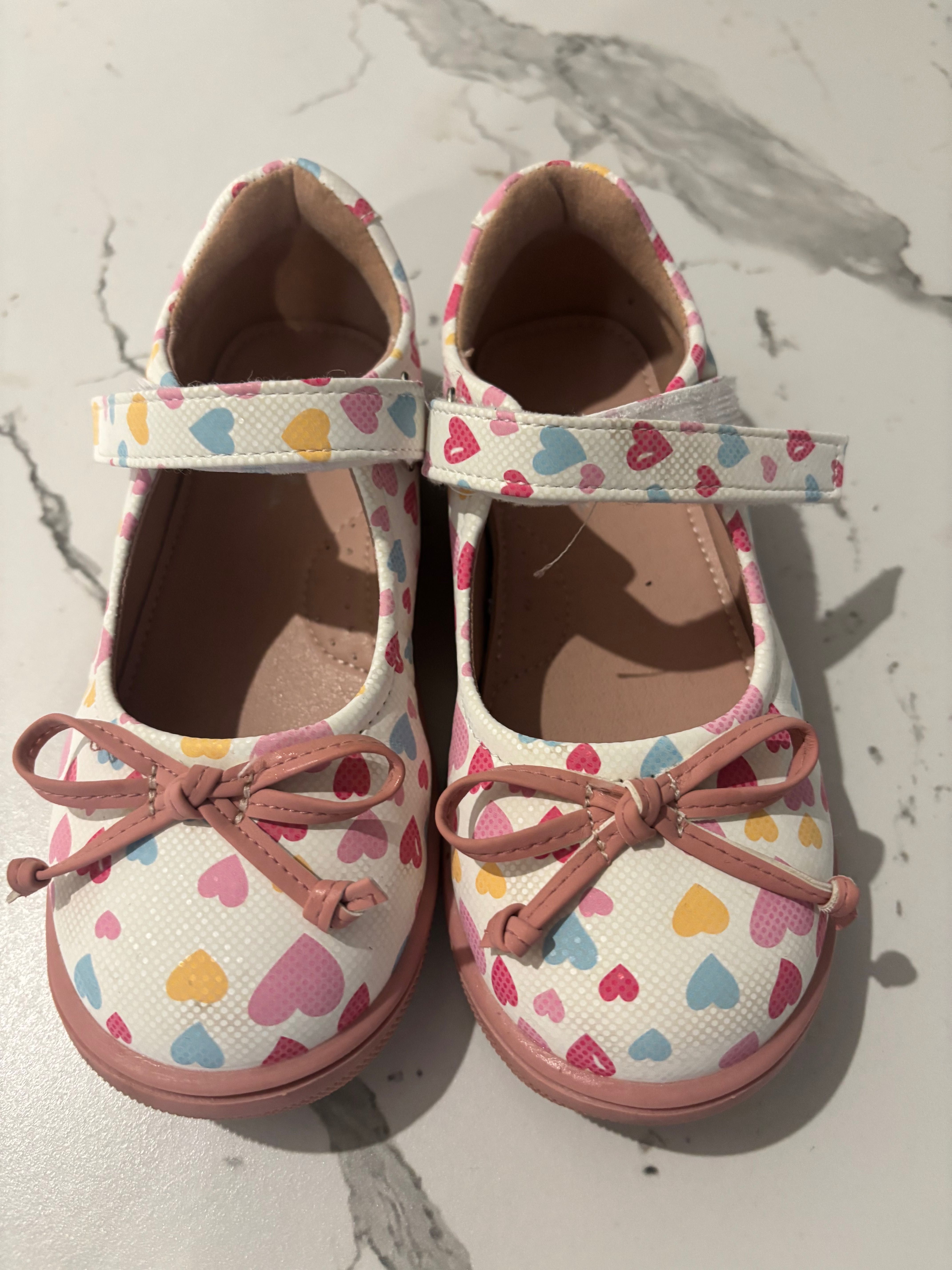 Pantofi fetite …