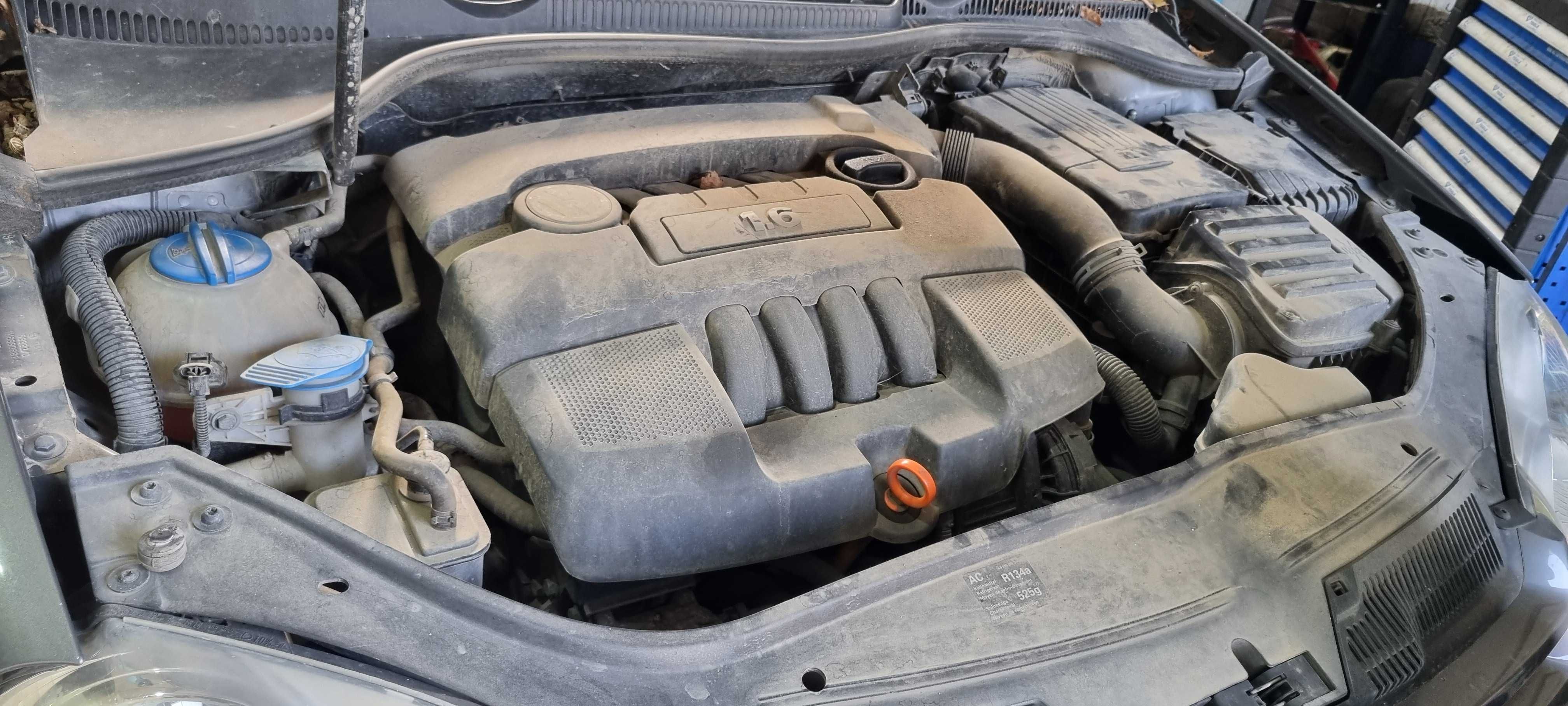 Dezmembrez VW Golf 5 Hatchback 1.6 MPI motor BSE benzina