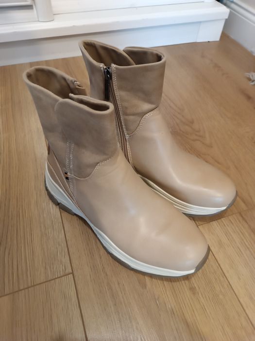 Дамски боти номер 39