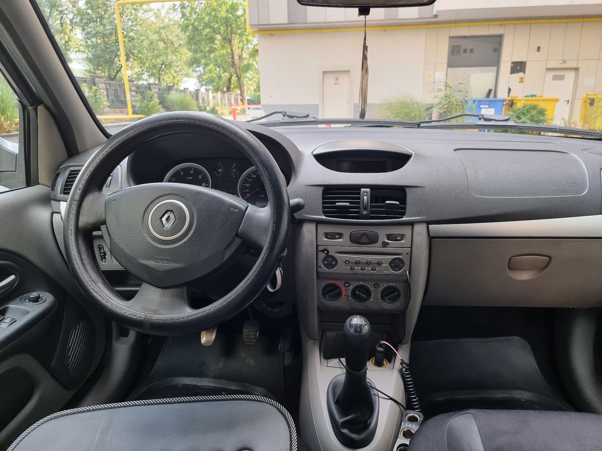 Închiriez Renault  Symbol Glovo-Bolt Food- Tazz  1.5 diesel