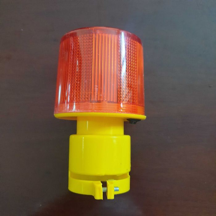 Фонарь ФС-4.1 «Солар-68»  для конуса дорожного красного цвета