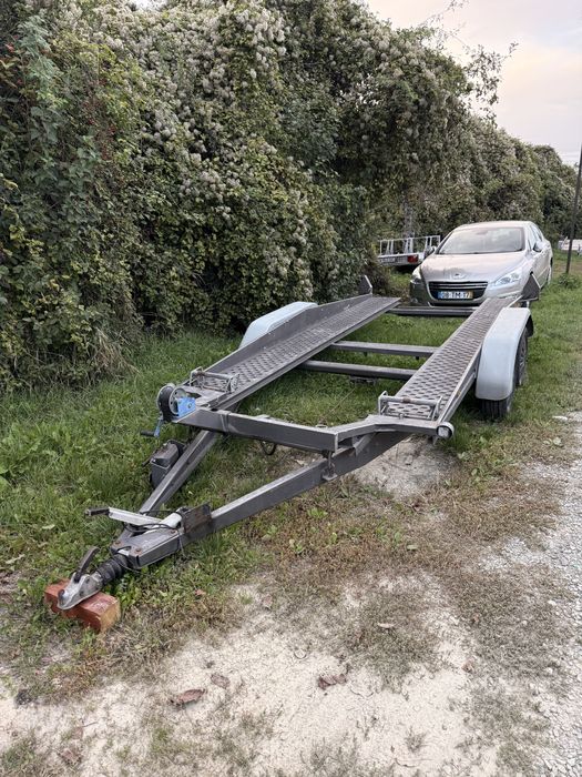 Platforma auto de vanzare