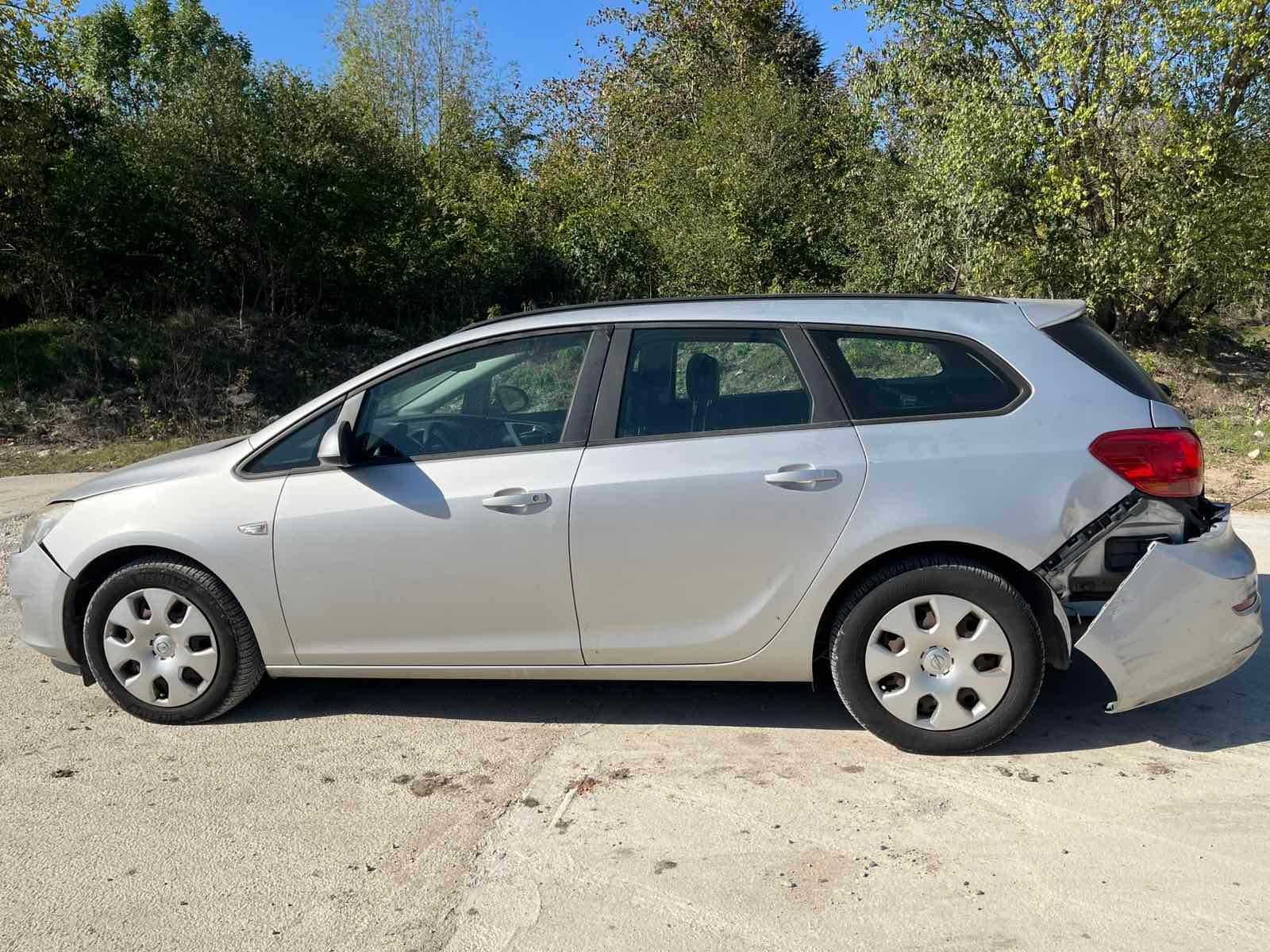 Опел Астра  2013г  / Opel Astra J  - на части