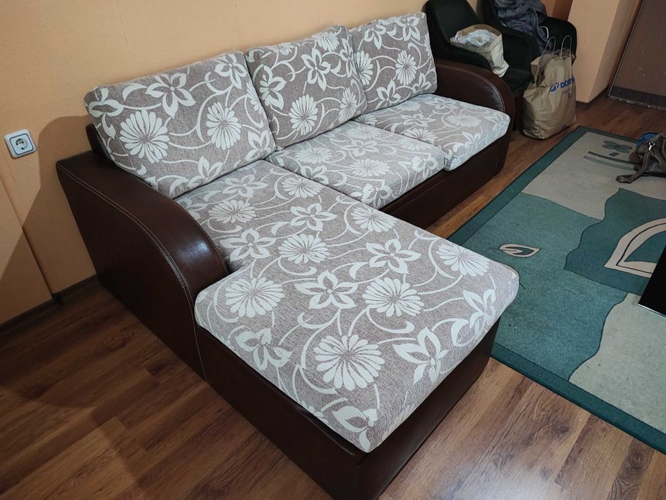 Диван + секция и маса