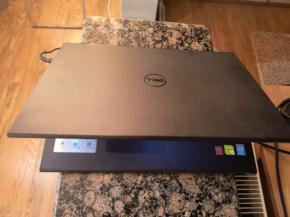 Laptop Dell  Inspiron 15