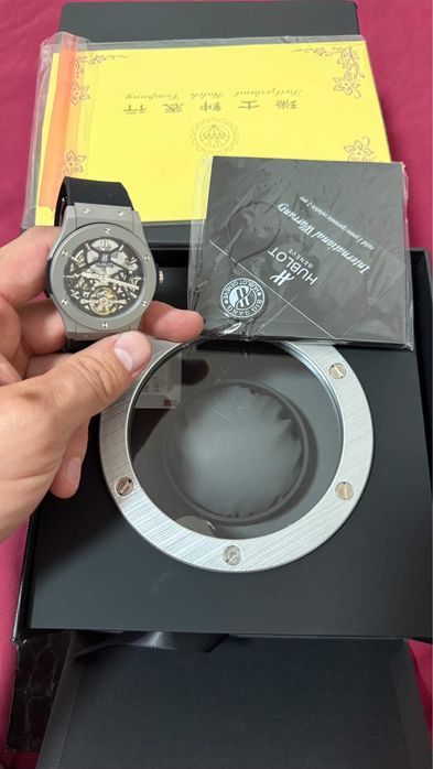 Продам механические часы Hublot