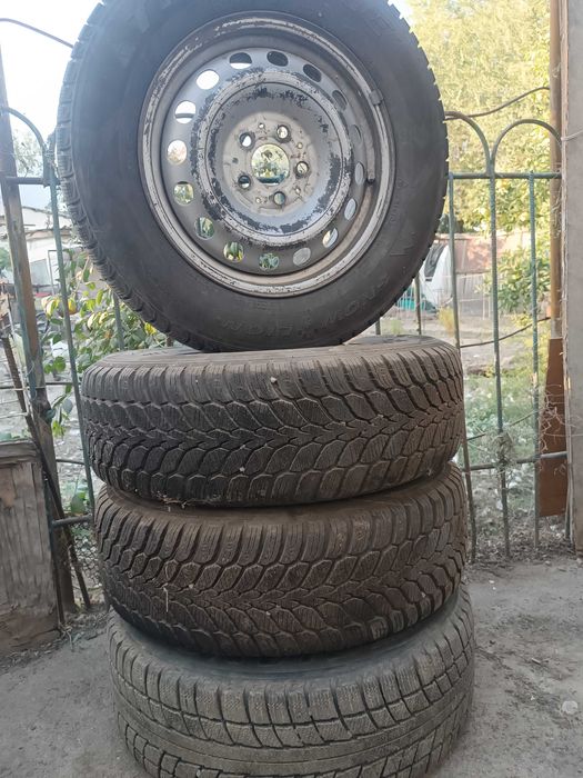 Шины,больны с дисками зимние