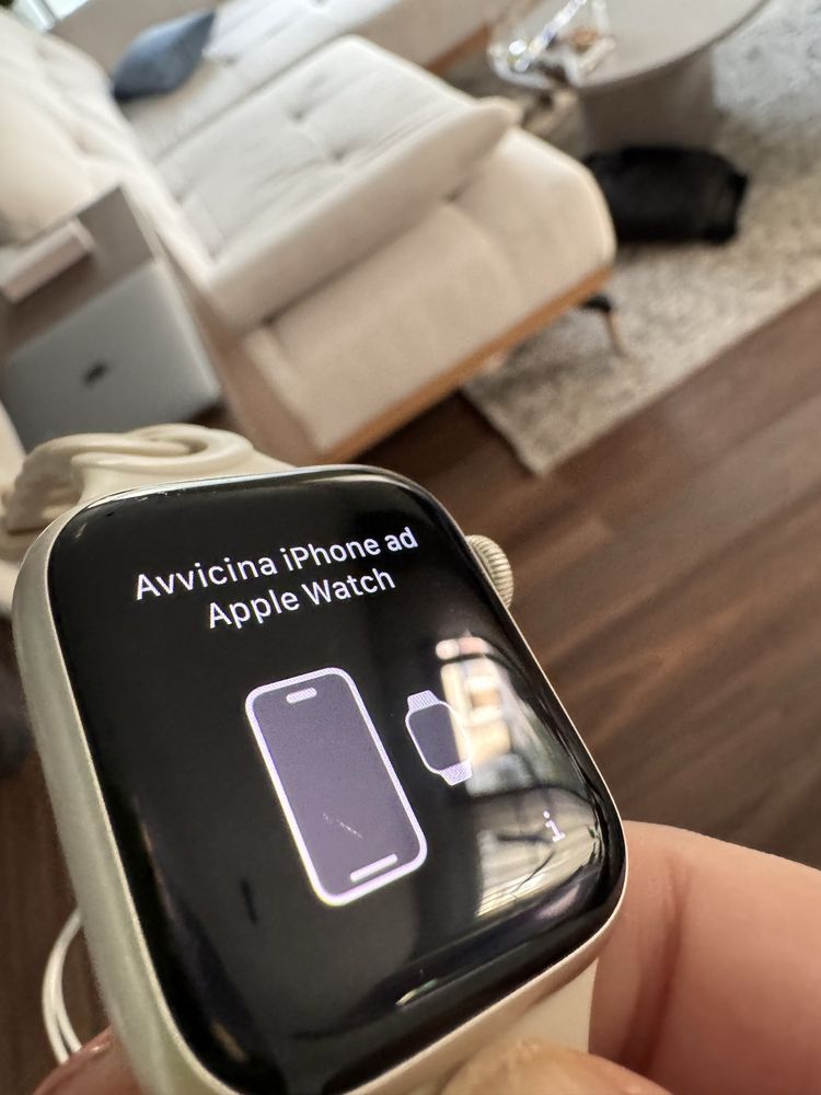Apple Watch Series 7 Starlight Aluminium Case 41mm