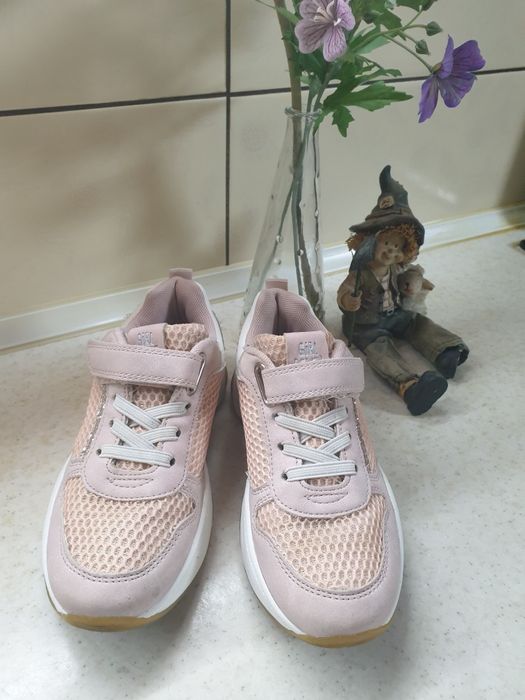 Продам кроссовки 32 размер