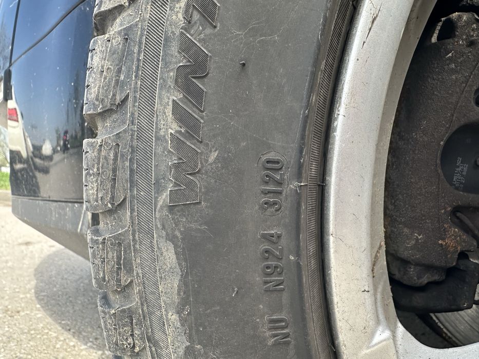 Jante cu anvelope de iarna Pirelli