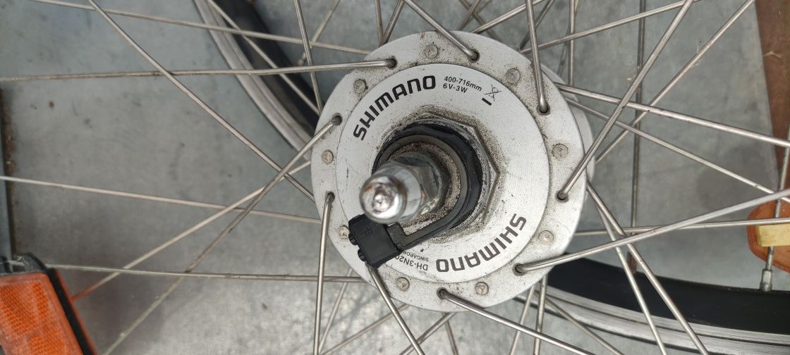 Roata fata dinam in butuc pe 26'