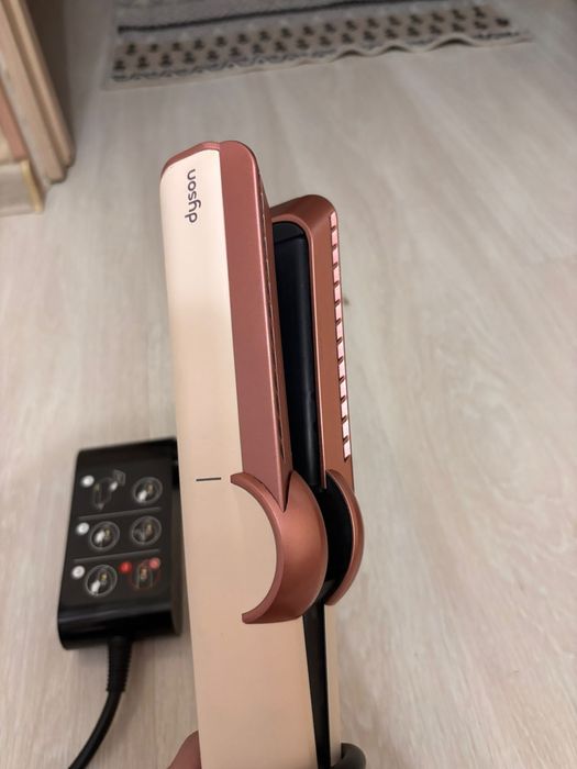 Dyson Airstrait — в отличном состоянии