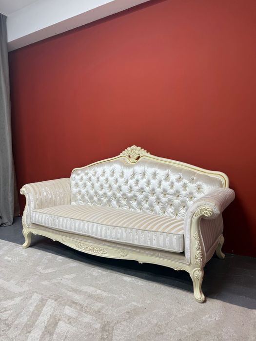 Диван и кресло королевские