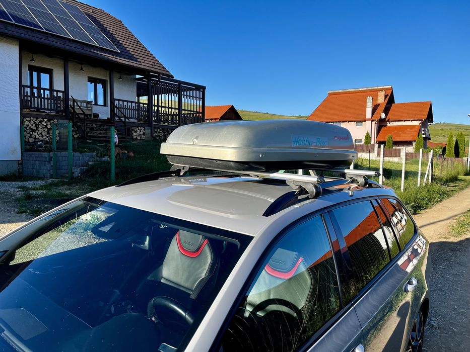 Cutie portbagaj de închiriat