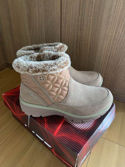 Ghete noi Skechers, marimea 35.5