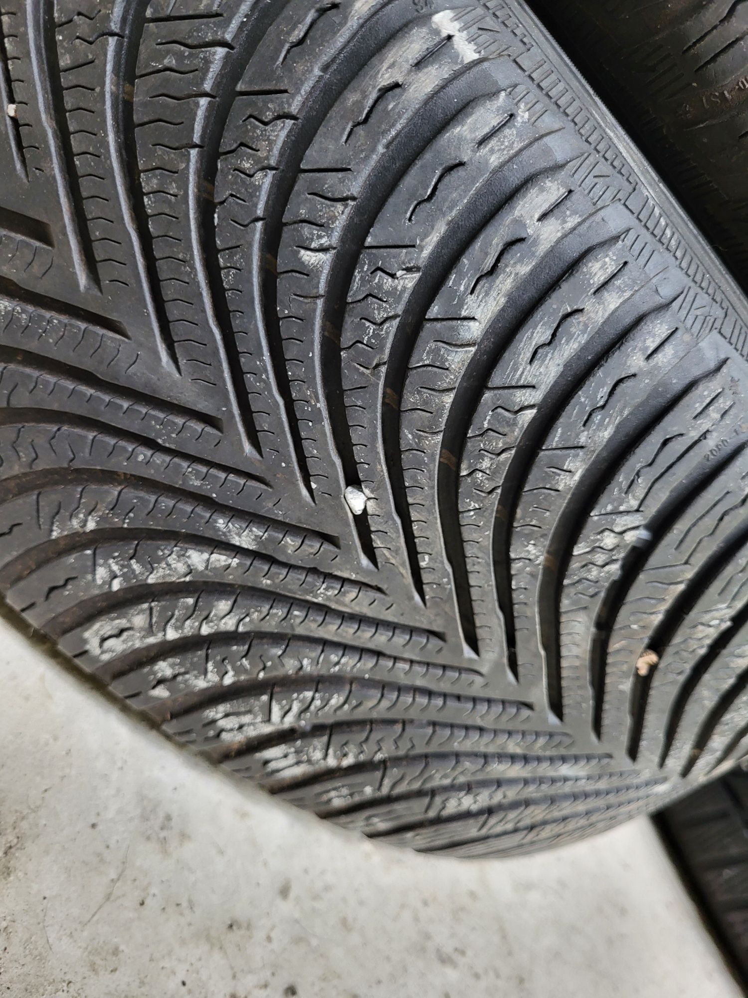 4 бр зимни 225/55/17 Michelin