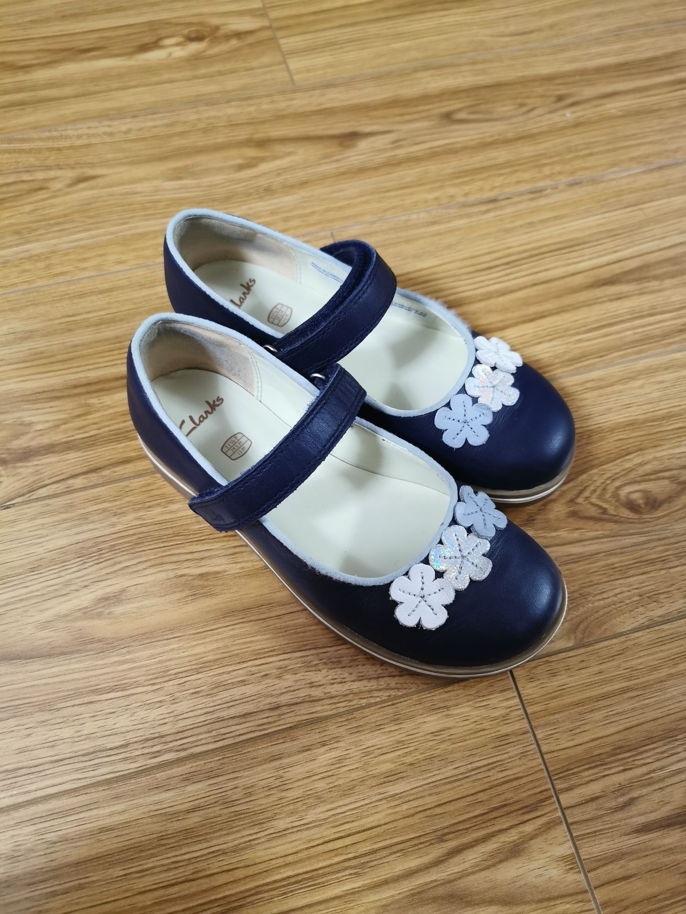 Afidasi converse 28, 5 29 Set mar 29 Pantofi zara 29 sau clarks 29, 5