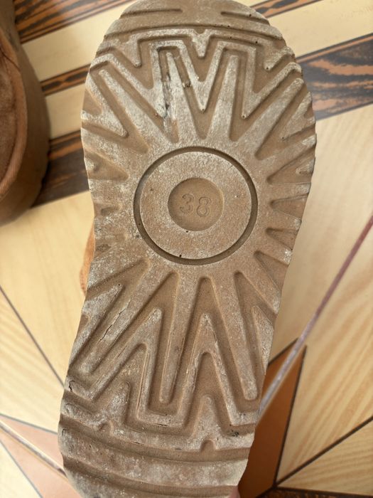 Ugg,cateva purtari