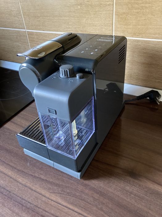 Espressor DeLonghi Nespresso Lattissima Touch