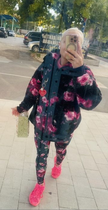 Яке+пантплон САЩ, цена за 1 брой = 50 лв.