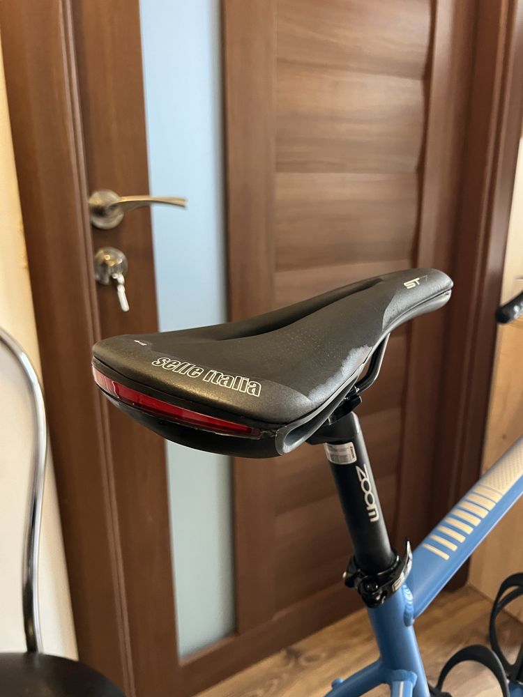Vand bicicleta gravel ca noua