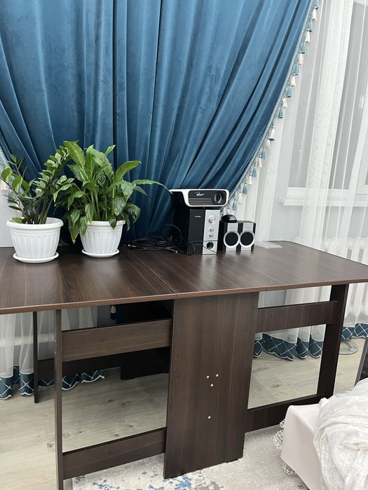 Продам стол книжка