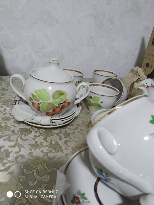 Янги сервис  сотилади .Коробкада 2-хил набор бор.