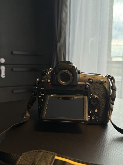 Vand / schimb DSLR Nikon D850 si obiectiv 50mm 1.4g