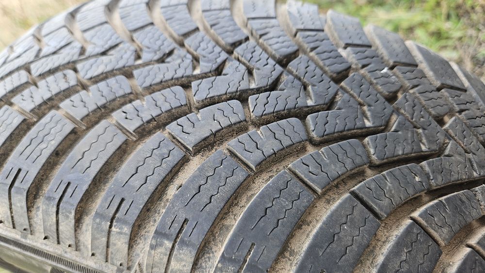 2бр гуми 185 65 14 дот 20 фалкен