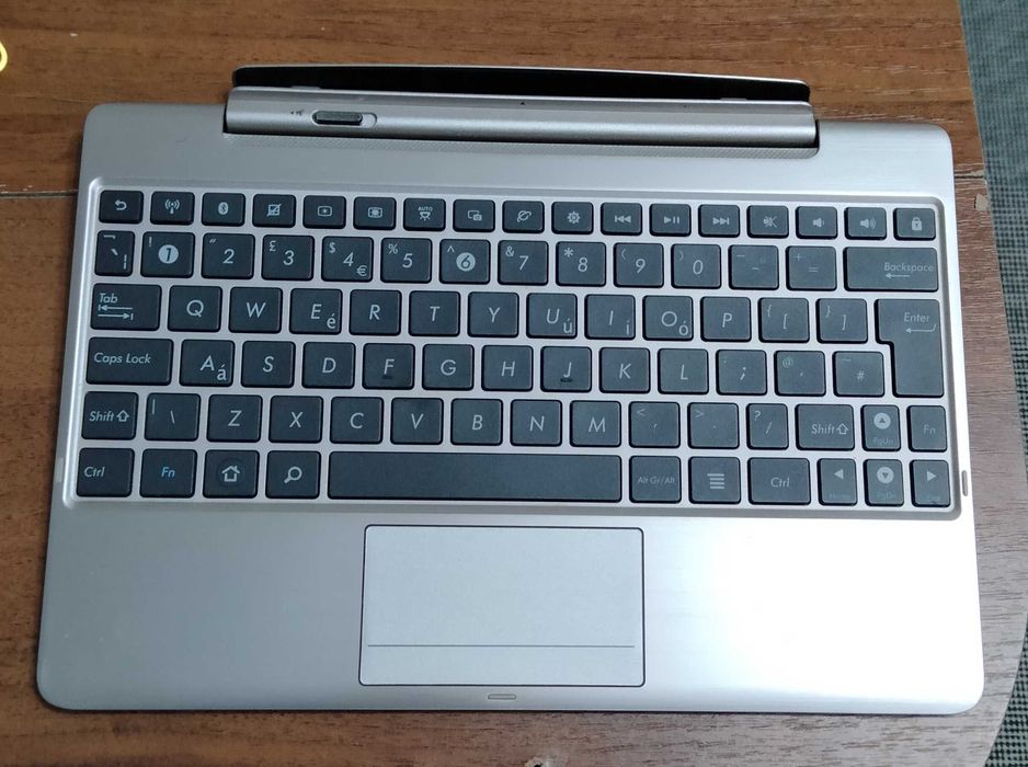 Dezmembrez tableta Asus Transformer Eee Pad TF700 TF201 Docking