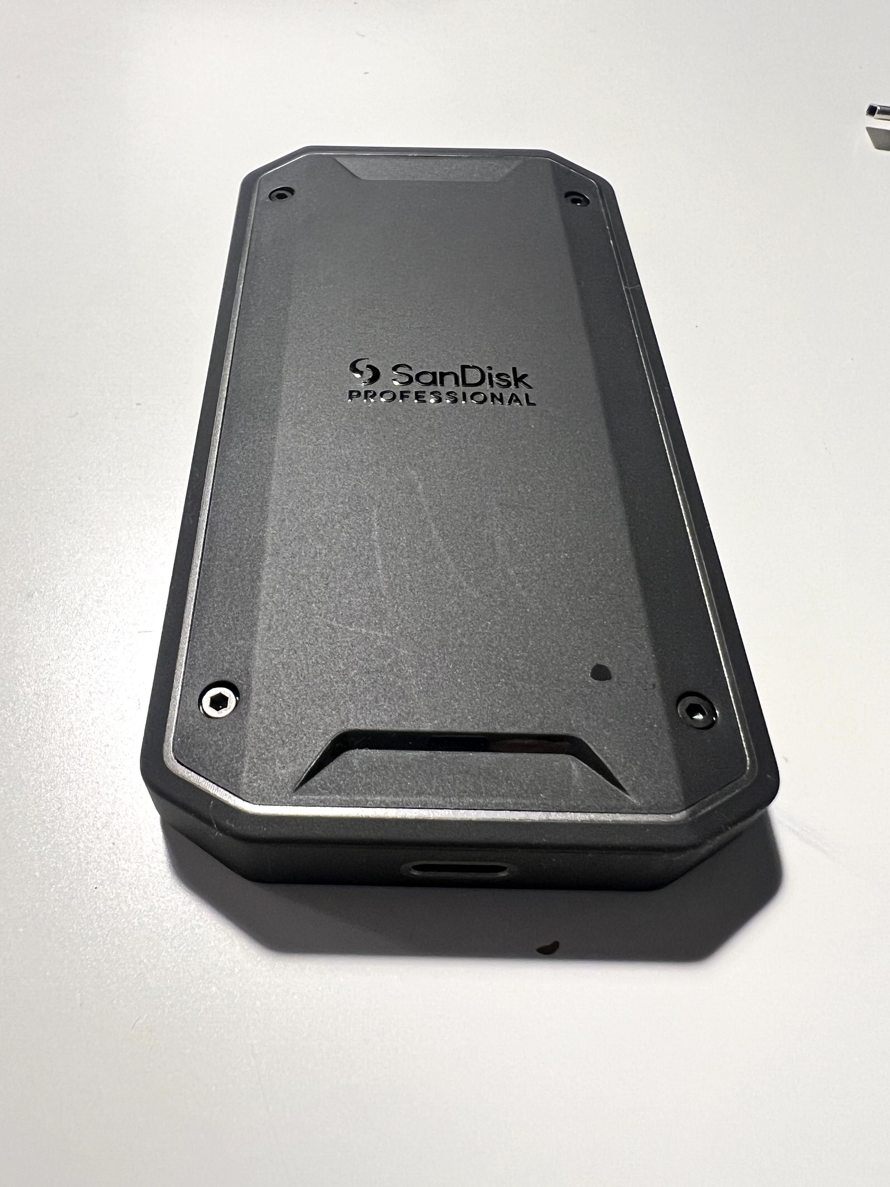 ТОП Външен SSD диск Sandisk Pro-G40 с Thunderbolt3 и до 3000MB/s