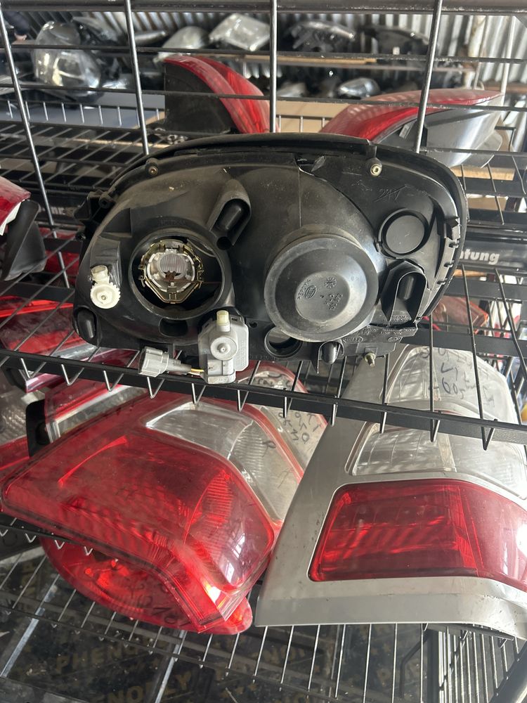 Фар за nissan almera tino