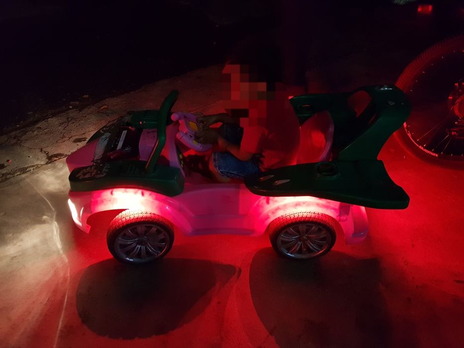 Продам детские Тесла электрокар двухмоторный мягкие резиновы баллон