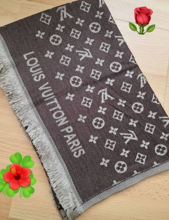 Esarfa doua fețe, model unisex, saculet, etichetă