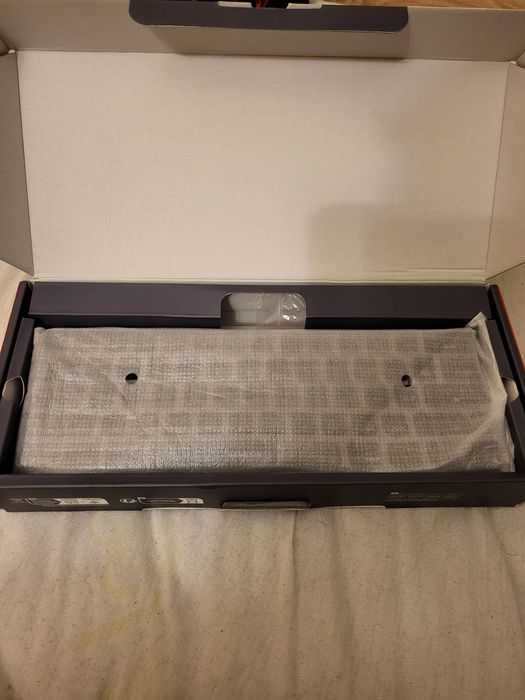 Безжична геймърска клавиатура