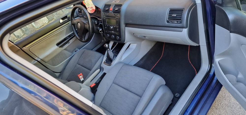 Vând Vw Golf 5 1.9 diesel