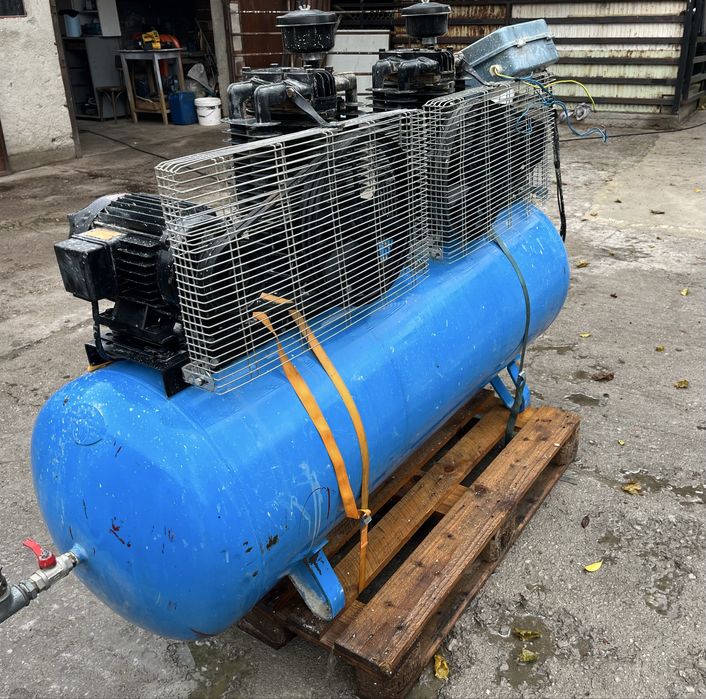 Трифазен бутален компресор Giss 8kw 500lt