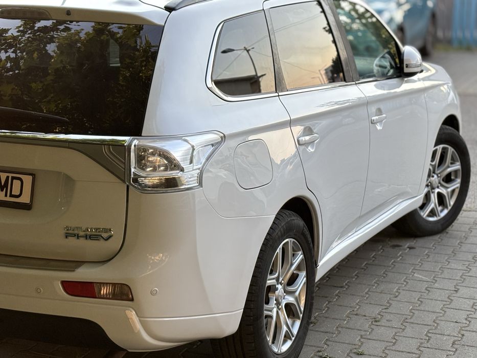 Mitsubishi outlander plug-in hybrid