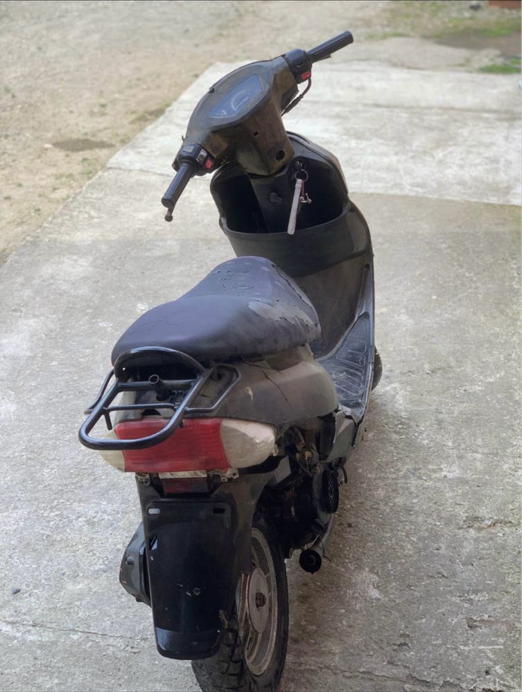 Vînd scuter pe benzina fara acte