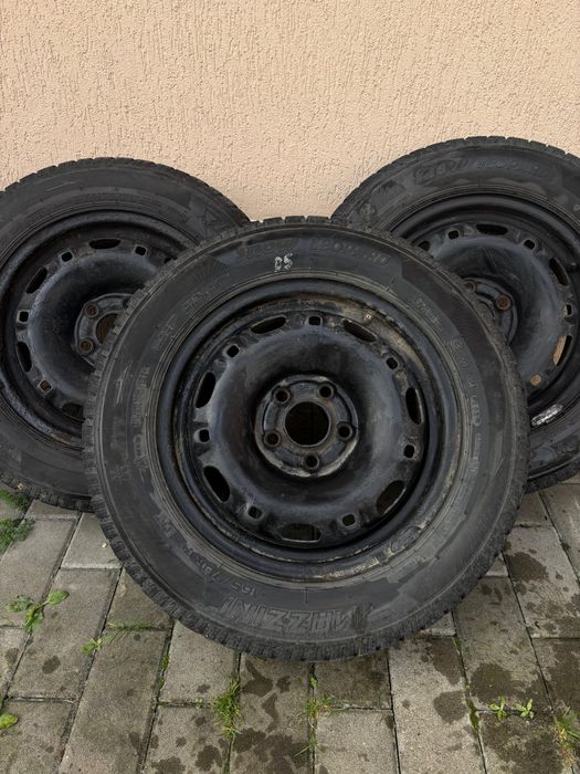 Jante + anvelope iarna 165 70 R14