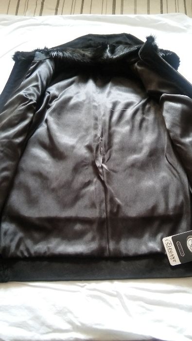 Чисто нов изцяло от ествена кожа - косъм и велур