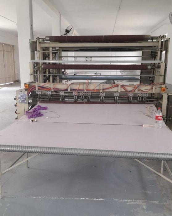 Sochiq kesish uchun apparat sotiladi