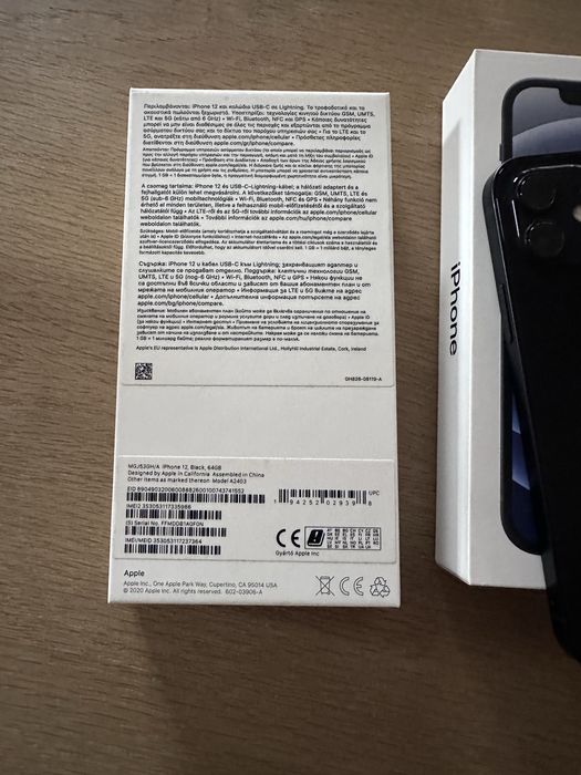 IPhone 12  памет 64 GB