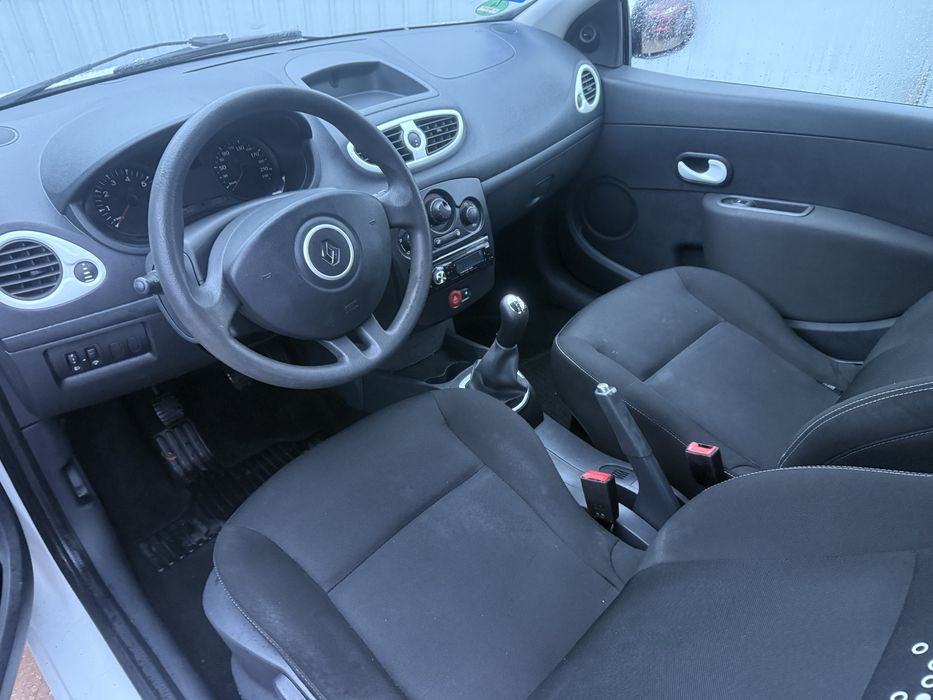 RENAULT CLIO 1.2i* 75cp* 2012* Impecabil!!!