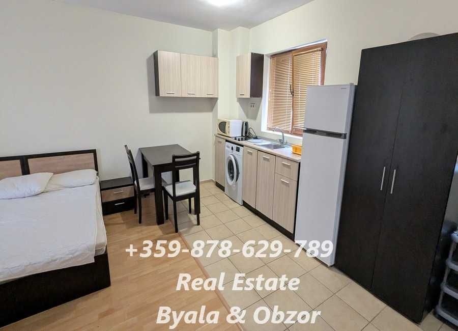 Просторен едностаен апартамент в комплекс с басейн в гр.Бяла