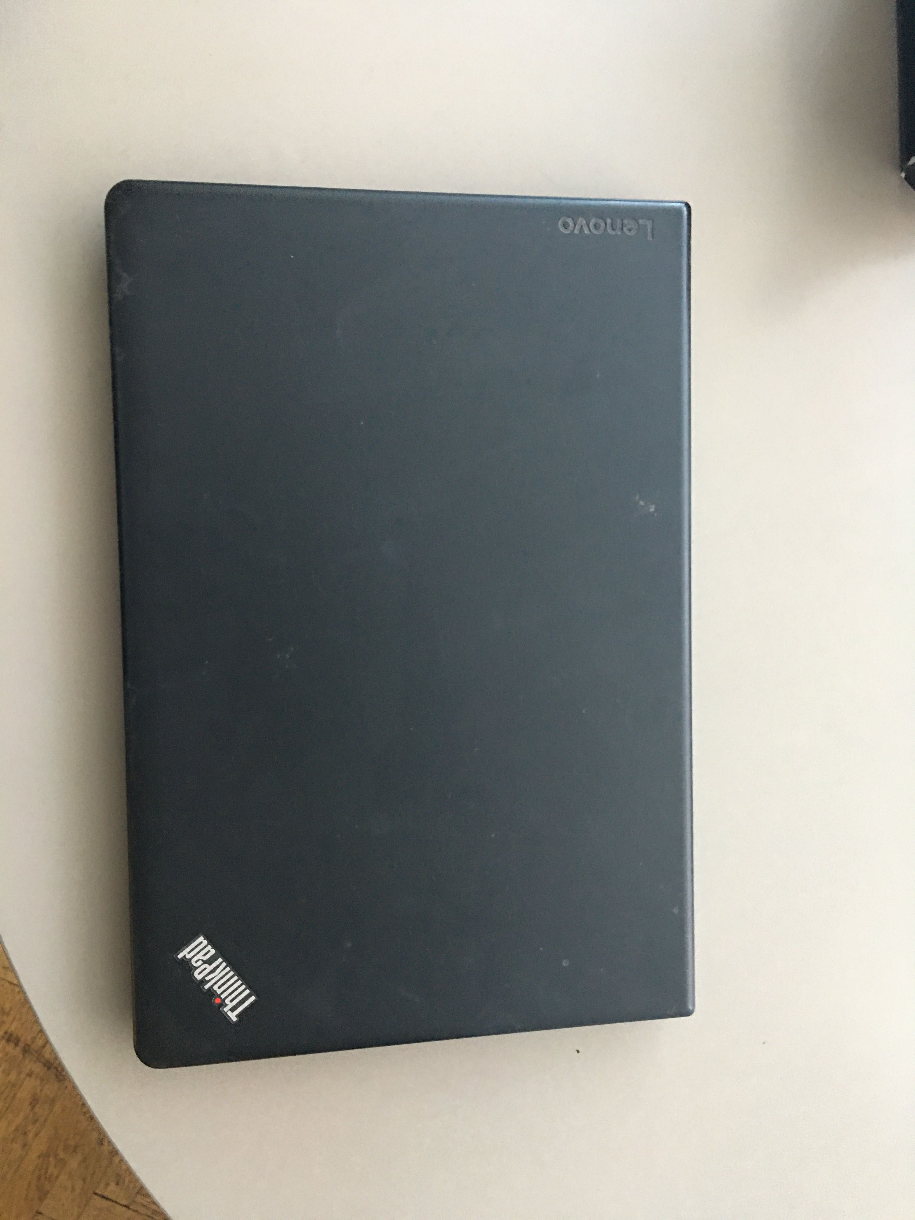 Laptop LENOVO ThinkPad E570